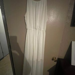 Cute flowy white maxi